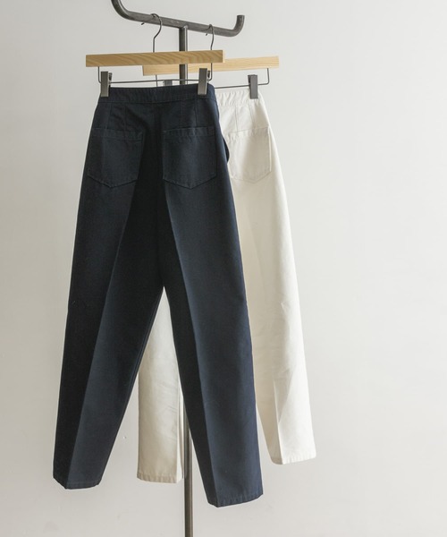 URBAN RESEARCH（アーバンリサーチ）の「『Oggi 5月号掲載』バックサテンマリンパンツ（その他パンツ・レディース・ネイビー/ホワイト・36/38）」の22枚目の写真