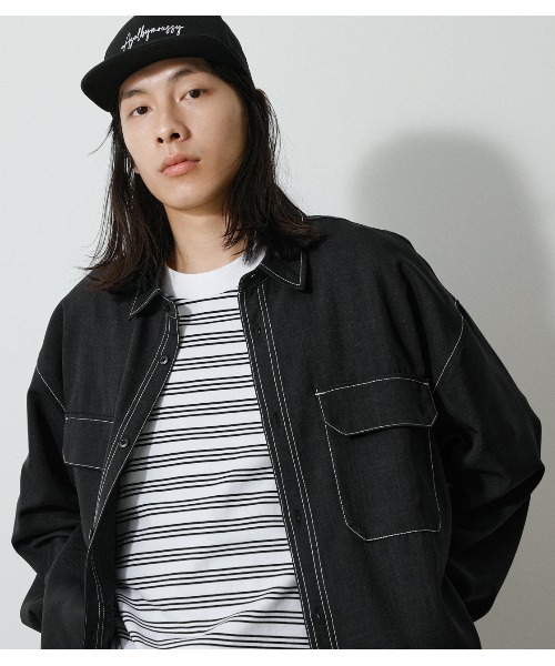 AZUL by moussy（アズールバイマウジー）の「OUTLINE STITCH CPO SHIRTS/アウトラインステッチCPOシャツ（シャツ/ブラウス・メンズ・ライトベージュ/ブラック・MEDIUM/LARGE）」の2枚目の写真