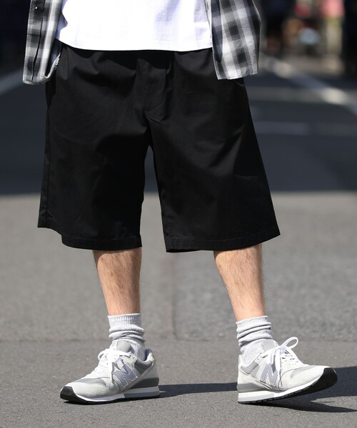 FREAK'S STORE(フリークスストア)の「WEB限定 PENNEY'S×FREAK'S STORE/ぺニーズ 別注 ルーズシルエット イージーワークショーツ(チノパンツ・メンズ・ブラック/ベージュ/グリーン/オリーブ/ブルー/ネイビー/レッド・SMALL/MEDIUM/LARGE)」の2枚目の写真