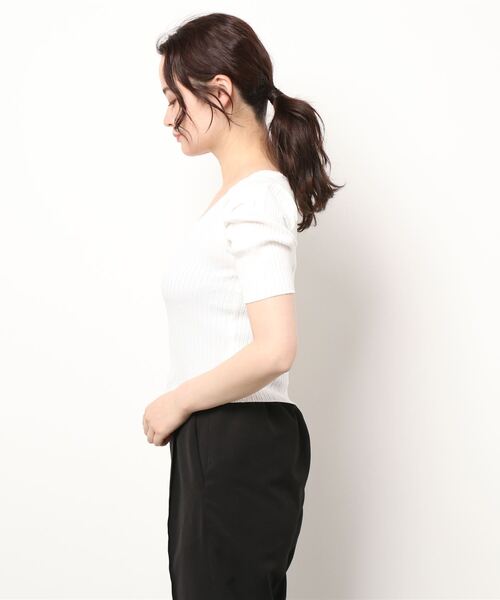 Clice de Paris(クリシェドゥパリス)の「K/スクエアネックトップス(Tシャツ/カットソー・レディース・ホワイト/ブラック/イエロー・ONESIZE)」の4枚目の写真