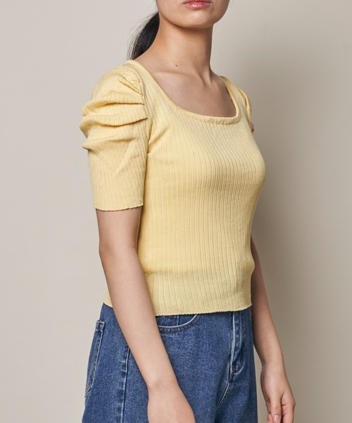 Clice de Paris(クリシェドゥパリス)の「K/スクエアネックトップス(Tシャツ/カットソー・レディース・ホワイト/ブラック/イエロー・ONESIZE)」の3枚目の写真