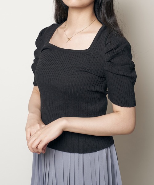 Clice de Paris(クリシェドゥパリス)の「K/スクエアネックトップス(Tシャツ/カットソー・レディース・ホワイト/ブラック/イエロー・ONESIZE)」の2枚目の写真