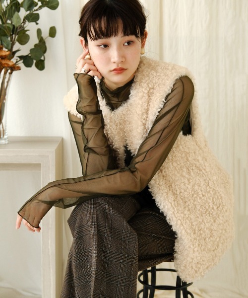 Bab(バブ)の「フェイクシープコクーンファーベスト(ベスト・レディース・モカ/ベージュ/アイボリー・M)」の13枚目の写真