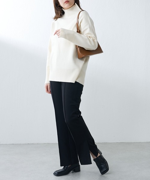 Lui's（ルイス）の「ハイウエストサイドベンツパンツ（スラックス・レディース・アイボリー/ブラック/パープル・FREE）」の8枚目の写真