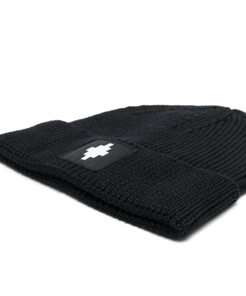 MARCELO BURLON(マルセロ・バーロン)の「【MARCELO BURLON】CROSS PATCH BEANIE(ニットキャップ/ビーニー・メンズ・ブラック・FREE)」の2枚目の写真