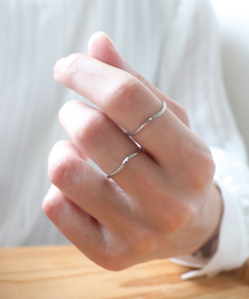 calmila(カルミラ)の「金属アレルギー対応 華奢1mmシンプルウェーブステンレスリング(リング・レディース・ピンクゴールド/ゴールド/シルバー・18号/4号/9号/14号/11号/6号/16号)」の10枚目の写真