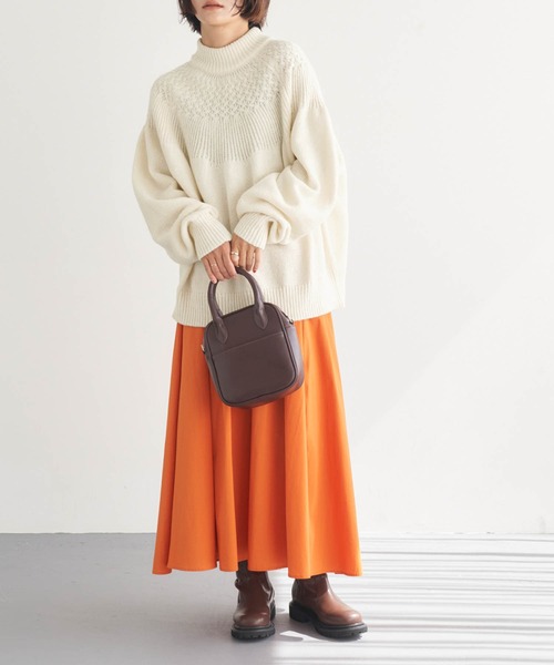 Chaco closet(チャコ クローゼット)の「求心ケーブル編みハイネックニットプルオーバー(ニット/セーター・レディース・チャコール/パープル/グリーン/レッド/アイボリー・FREE)」の13枚目の写真