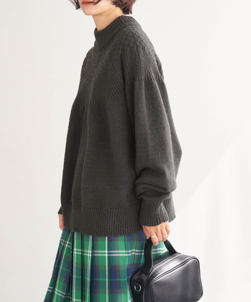 Chaco closet(チャコ クローゼット)の「求心ケーブル編みハイネックニットプルオーバー(ニット/セーター・レディース・チャコール/パープル/グリーン/レッド/アイボリー・FREE)」の14枚目の写真