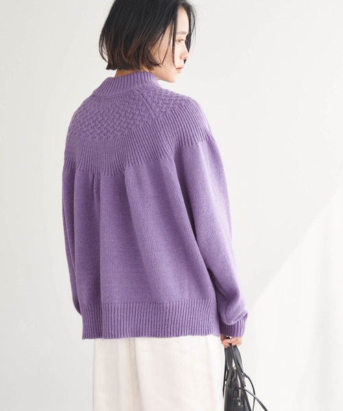 Chaco closet(チャコ クローゼット)の「求心ケーブル編みハイネックニットプルオーバー(ニット/セーター・レディース・チャコール/パープル/グリーン/レッド/アイボリー・FREE)」の9枚目の写真