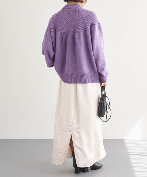 Chaco closet(チャコ クローゼット)の「求心ケーブル編みハイネックニットプルオーバー(ニット/セーター・レディース・チャコール/パープル/グリーン/レッド/アイボリー・FREE)」の17枚目の写真