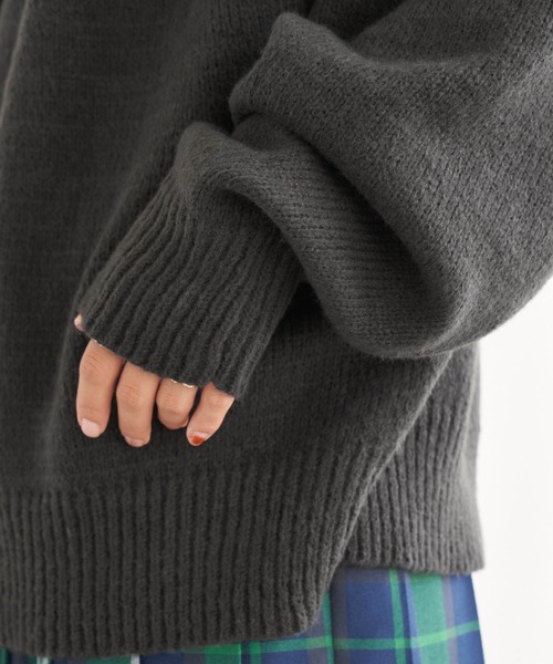 Chaco closet(チャコ クローゼット)の「求心ケーブル編みハイネックニットプルオーバー(ニット/セーター・レディース・チャコール/パープル/グリーン/レッド/アイボリー・FREE)」の19枚目の写真