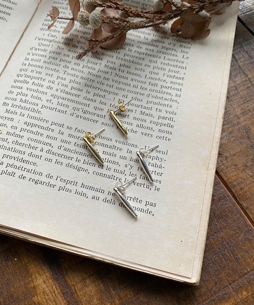 RIVE DROITE（リヴドロワ）の「バーモチーフがアクセント/SILVER925スティックピアス（ピアス（両耳用）・レディース・シルバー系その他5/ゴールド系その他3・FREE）」の4枚目の写真