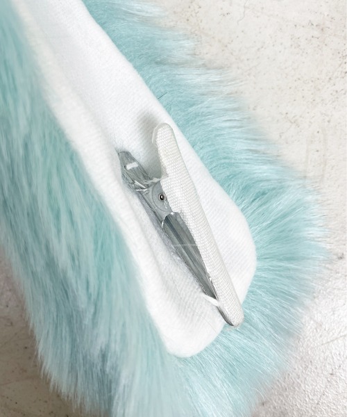 StyleSea(スタイルシー)の「バイカラーフェイクファーティペット(マフラー・レディース・グリーン系その他/ブルー系その他/グレー系その他/ホワイト×ブルー・FREE)」の8枚目の写真