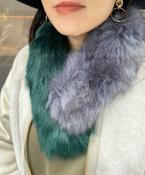 StyleSea(スタイルシー)の「バイカラーフェイクファーティペット(マフラー・レディース・グリーン系その他/ブルー系その他/グレー系その他/ホワイト×ブルー・FREE)」の11枚目の写真