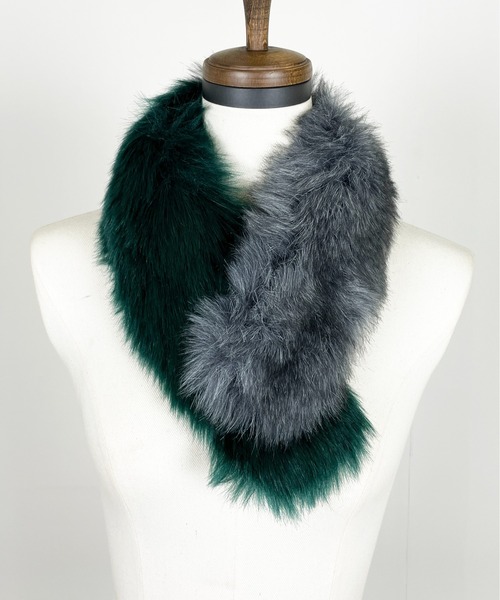 StyleSea(スタイルシー)の「バイカラーフェイクファーティペット(マフラー・レディース・グリーン系その他/ブルー系その他/グレー系その他/ホワイト×ブルー・FREE)」の14枚目の写真