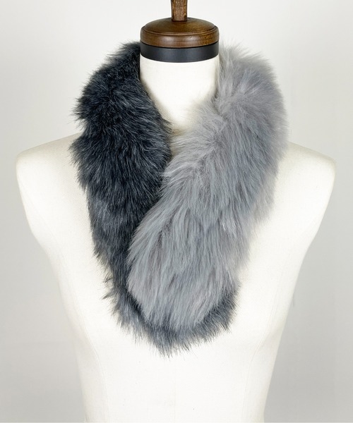 StyleSea(スタイルシー)の「バイカラーフェイクファーティペット(マフラー・レディース・グリーン系その他/ブルー系その他/グレー系その他/ホワイト×ブルー・FREE)」の17枚目の写真