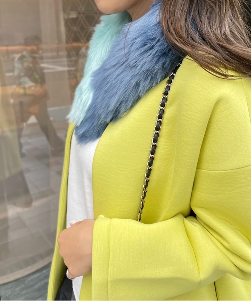 StyleSea(スタイルシー)の「バイカラーフェイクファーティペット(マフラー・レディース・グリーン系その他/ブルー系その他/グレー系その他/ホワイト×ブルー・FREE)」の18枚目の写真