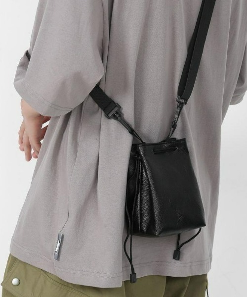 B.R.U（ブル）の「【男女兼用】2WAY巾着ショルダーバッグ（ショルダーバッグ・メンズ・ブラック・FREE）」の8枚目の写真