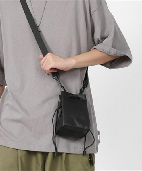 B.R.U（ブル）の「【男女兼用】2WAY巾着ショルダーバッグ（ショルダーバッグ・メンズ・ブラック・FREE）」の9枚目の写真