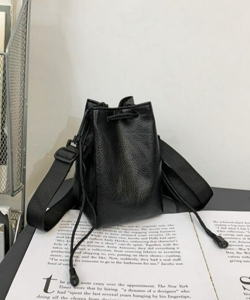 B.R.U（ブル）の「【男女兼用】2WAY巾着ショルダーバッグ（ショルダーバッグ・メンズ・ブラック・FREE）」の13枚目の写真