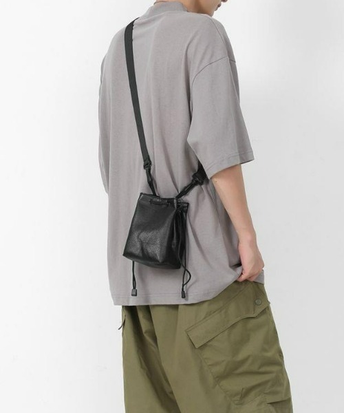 B.R.U（ブル）の「【男女兼用】2WAY巾着ショルダーバッグ（ショルダーバッグ・メンズ・ブラック・FREE）」の16枚目の写真