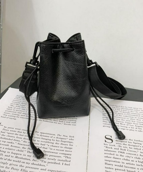 B.R.U（ブル）の「【男女兼用】2WAY巾着ショルダーバッグ（ショルダーバッグ・メンズ・ブラック・FREE）」の20枚目の写真