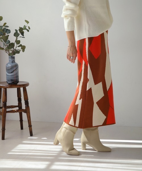Bou Jeloud（ブージュルード）の「幾何柄ニットスカート（スカート・レディース・オレンジ/ブルー・FREE）」の14枚目の写真