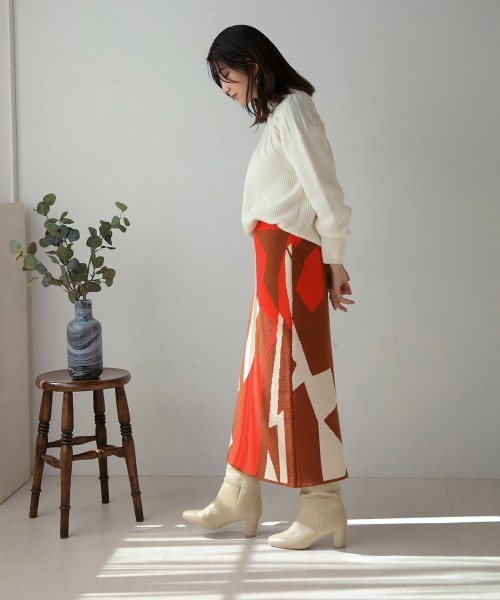 Bou Jeloud（ブージュルード）の「幾何柄ニットスカート（スカート・レディース・オレンジ/ブルー・FREE）」の16枚目の写真