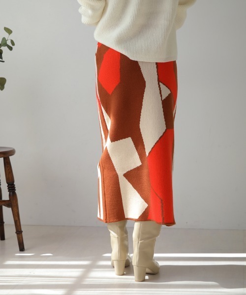 Bou Jeloud（ブージュルード）の「幾何柄ニットスカート（スカート・レディース・オレンジ/ブルー・FREE）」の17枚目の写真