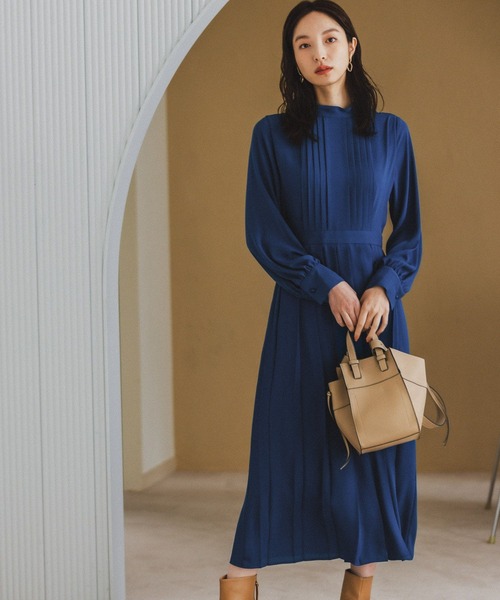 Andemiu(アンデミュウ)の「アソートタックプリーツワンピース182269(ワンピース・レディース・ブラック/グレー/グリーン/ダークブラウン・FREE)」の4枚目の写真