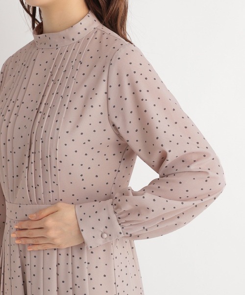 Andemiu(アンデミュウ)の「アソートタックプリーツワンピース182269(ワンピース・レディース・ブラック/グレー/グリーン/ダークブラウン・FREE)」の16枚目の写真