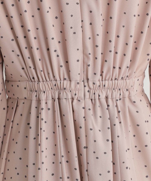 Andemiu(アンデミュウ)の「アソートタックプリーツワンピース182269(ワンピース・レディース・ブラック/グレー/グリーン/ダークブラウン・FREE)」の18枚目の写真