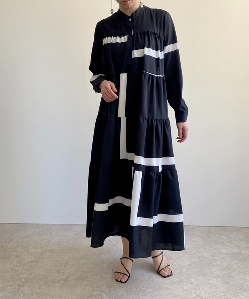 MYRDAL（ミュルダール）の「ラインプリントティアードワンピース