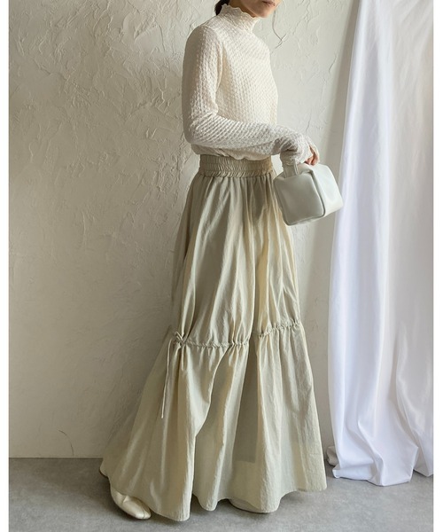 She's Closet(シーズクローゼット)の「Aラインボリュームフレアワッシャーシャーリングティアードロングスカート(スカート・レディース・ベージュ/アイボリー/オリーブ/ブラック・FREE)」の6枚目の写真