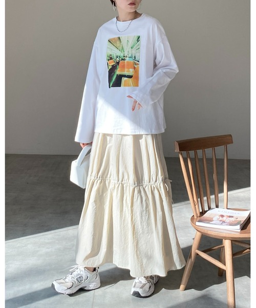 She's Closet(シーズクローゼット)の「Aラインボリュームフレアワッシャーシャーリングティアードロングスカート(スカート・レディース・ベージュ/アイボリー/オリーブ/ブラック・FREE)」の22枚目の写真