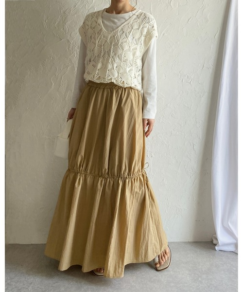 She's Closet(シーズクローゼット)の「Aラインボリュームフレアワッシャーシャーリングティアードロングスカート(スカート・レディース・ベージュ/アイボリー/オリーブ/ブラック・FREE)」の10枚目の写真