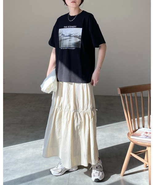 She's Closet(シーズクローゼット)の「Aラインボリュームフレアワッシャーシャーリングティアードロングスカート(スカート・レディース・ベージュ/アイボリー/オリーブ/ブラック・FREE)」の5枚目の写真