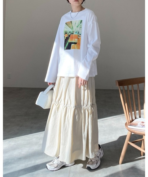 She's Closet(シーズクローゼット)の「Aラインボリュームフレアワッシャーシャーリングティアードロングスカート(スカート・レディース・ベージュ/アイボリー/オリーブ/ブラック・FREE)」の21枚目の写真