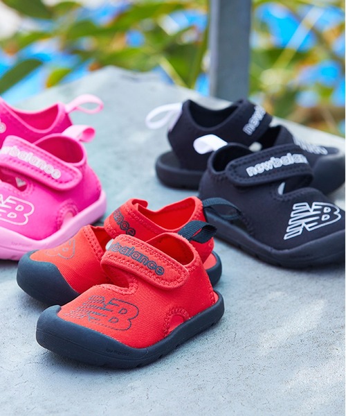 NEW BALANCE(ニューバランス)の「CRSR v1 Sandal(サンダル・キッズ・レッド/ピンク/ブラック・16.0cm/15.0cm/14.0cm)」の6枚目の写真