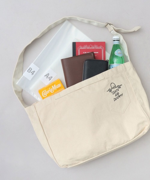 THRASHER（スラッシャー）の「キャンバス ショルダーバッグ ハンドル付き （GONZ・マグロゴ）（ショルダーバッグ・メンズ・オフホワイト/ブラック/ホワイト系その他/ブラック系その他・FREE）」の10枚目の写真