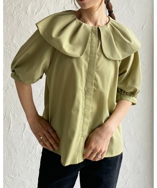 She's Closet(シーズクローゼット)の「フリル襟付きビッグカラー半袖タックパフスリーブブラウス(シャツ/ブラウス・レディース・グリーン/ホワイト/ブラック/モカ・FREE)」の16枚目の写真