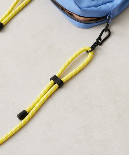 ACCOMMODE(アコモデ)の「パラコード ミニボックス サコッシュ(ショルダーバッグ・レディース・ベージュ/ブラック/ブルー・フリー)」の15枚目の写真