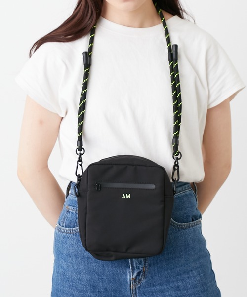 ACCOMMODE(アコモデ)の「パラコード ミニボックス サコッシュ(ショルダーバッグ・レディース・ベージュ/ブラック/ブルー・フリー)」の6枚目の写真