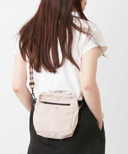 ACCOMMODE(アコモデ)の「パラコード ミニボックス サコッシュ(ショルダーバッグ・レディース・ベージュ/ブラック/ブルー・フリー)」の17枚目の写真