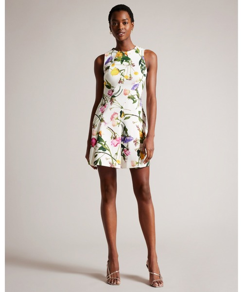 Ted Baker(テッドベーカー)の「RUXANE フラワープリント スケータードレス(ワンピース・レディース・ホワイト・1/2/0/3)」の1枚目の写真