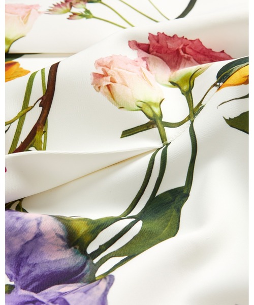 Ted Baker(テッドベーカー)の「RUXANE フラワープリント スケータードレス(ワンピース・レディース・ホワイト・1/2/0/3)」の4枚目の写真