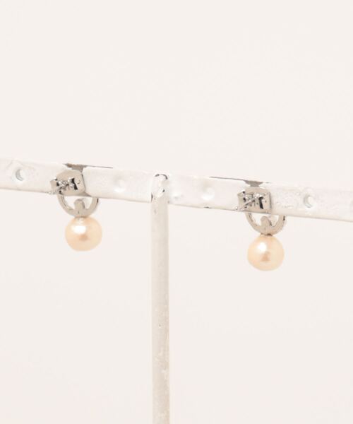 mimis(ミイーミイーズ)の「コットンパール×ツイストリングプチピアス(ピアス(両耳用)・レディース・シルバー/ゴールド・FREE)」の4枚目の写真