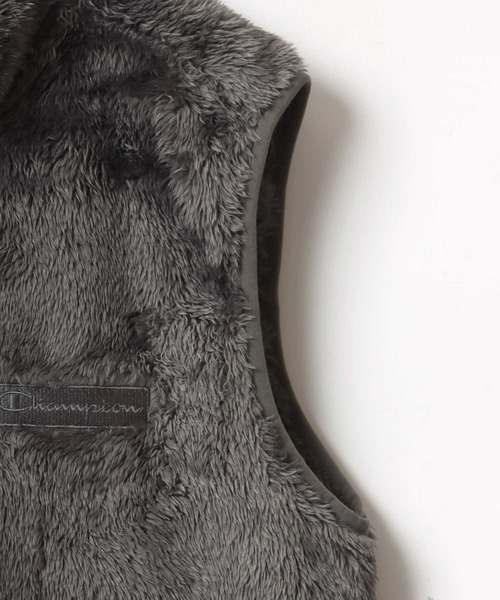 Champion(チャンピオン)の「Champion/チャンピオン SHERPA FLEECE ZIP VEST/シェルパフリース ロゴ ワンポイント刺繍 ジップベスト/ボアジャケット/テックベスト レディース メンズ(ベスト・メンズ・ブルー/ベージュ/ダークグリーン/ブラック/チャコール/ネイビー/ブラウン・XL/L/M)」の17枚目の写真
