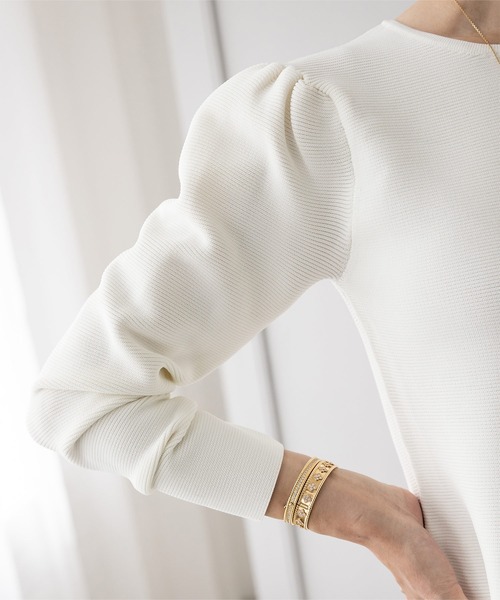 UR'S（ユアーズ）の「パフスリーブペプラムニットトップス（ニット/セーター・レディース・ホワイト/ダークネイビー/グレイッシュベージュ・S/M/L）」の9枚目の写真