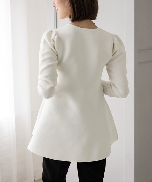 UR'S（ユアーズ）の「パフスリーブペプラムニットトップス（ニット/セーター・レディース・ホワイト/ダークネイビー/グレイッシュベージュ・S/M/L）」の10枚目の写真